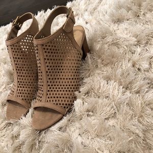 Brand New Unisa Pryce Sandal